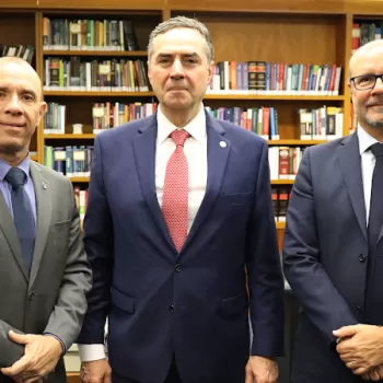 Ministro Barroso recebe convite para 4º Congresso de Luso-Brasileiro de Auditores Fiscais