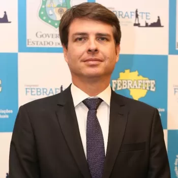 Na Mídia | Opinião de Michel Gradvohl é destaque no portal O Povo nesta segunda (6)