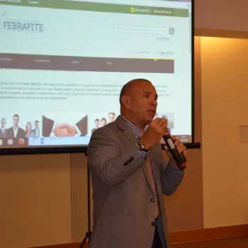 Juracy Soares apresenta Universidade Corporativa da Febrafite em Assembleia Geral
