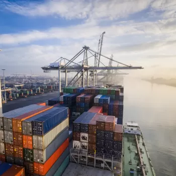 OPERAÇÃO DIRETA PELA MAERSK - Pecém terá ligação com Reino Unido, Espanha e Holanda OPERAÇÃO DIRETA PELA MAERSK - Pecém terá ligação com Reino Unido, Espanha e Holanda